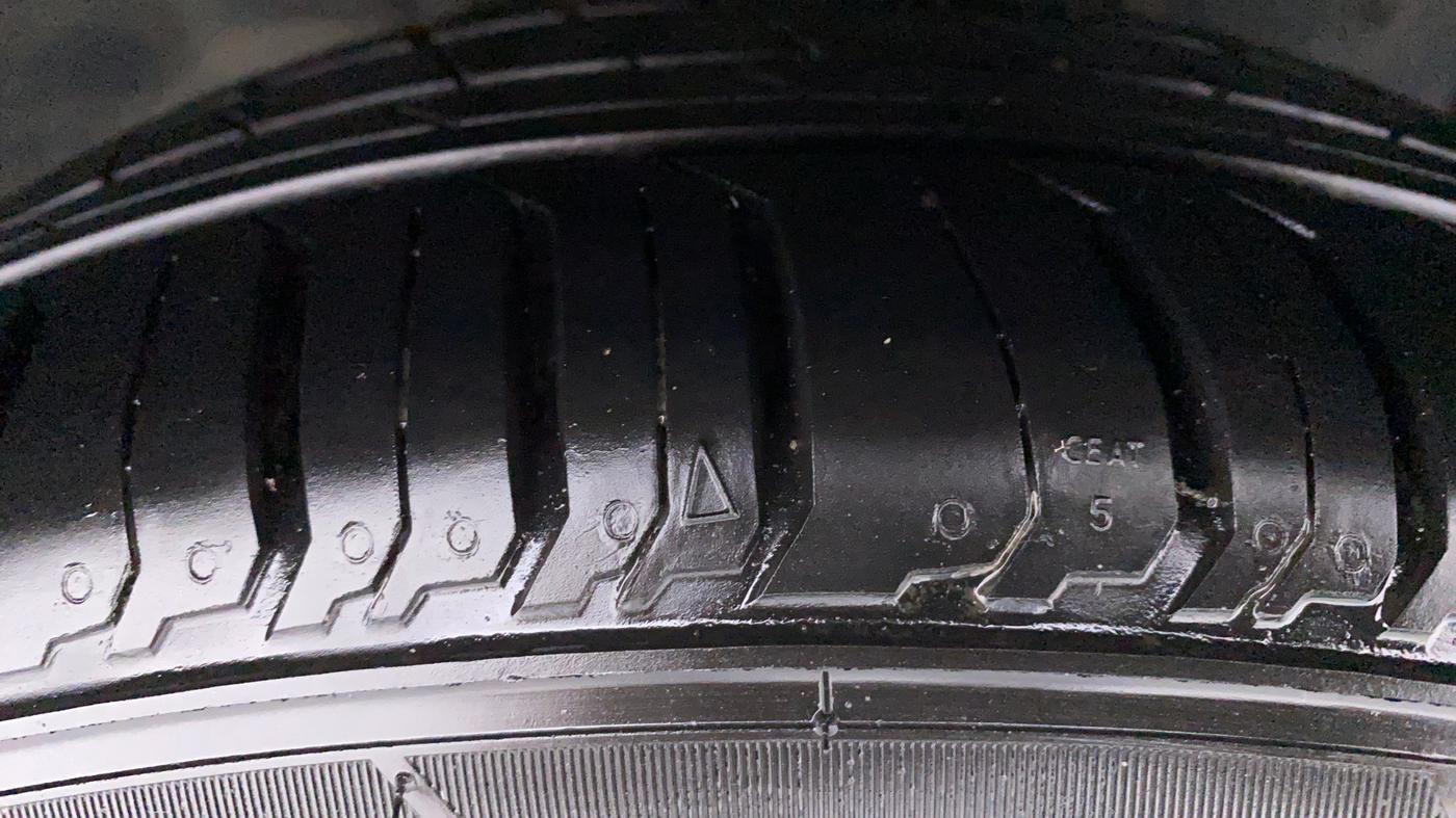 2018 Ford FREESTYLE TITANIUM 1.2 TI-VCT MT, Petrol, Manual, 31,994 km, Right Front Tyre Tread