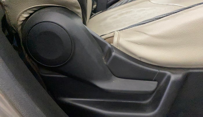2019 Maruti New Wagon-R VXI 1.2, Petrol, Manual, 67,064 km, Driver Side Adjustment Panel