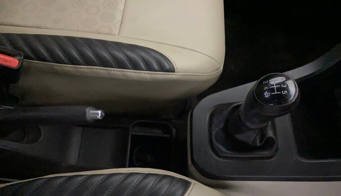2019 Maruti New Wagon-R VXI 1.2, Petrol, Manual, 67,064 km, Gear Lever