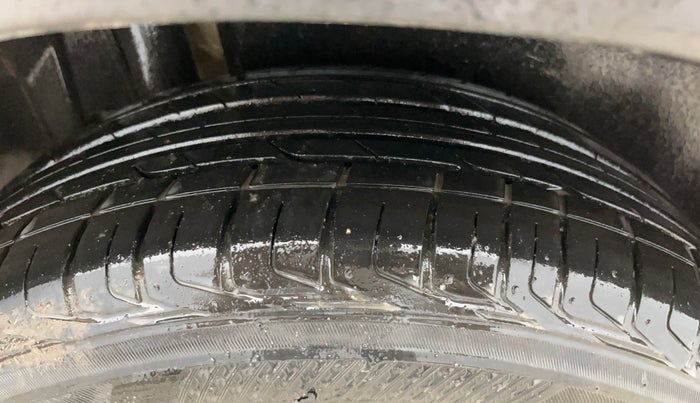 2021 Maruti S Cross SIGMA 1.5, Petrol, Manual, 98,356 km, Right Rear Tyre Tread