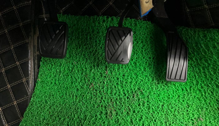 2021 Maruti S Cross SIGMA 1.5, Petrol, Manual, 98,356 km, Pedals