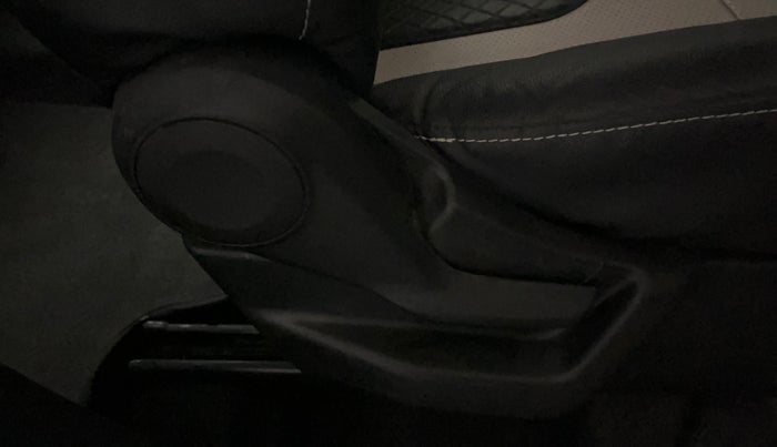 2022 Maruti New Wagon-R LXI 1.0, Petrol, Manual, 13,315 km, Driver Side Adjustment Panel