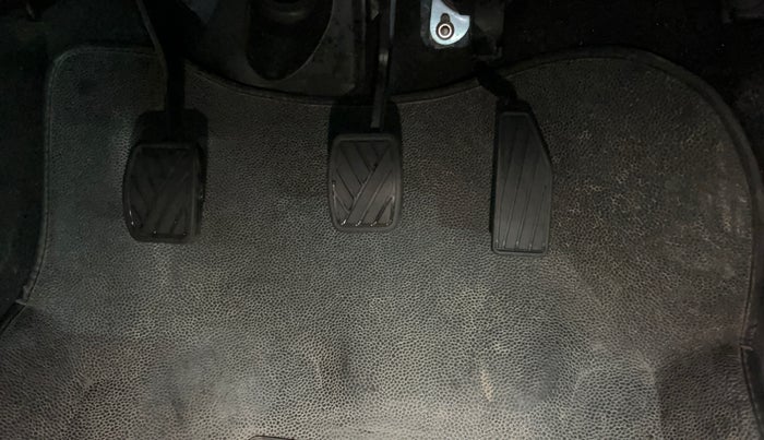 2022 Maruti New Wagon-R LXI 1.0, Petrol, Manual, 13,315 km, Pedals