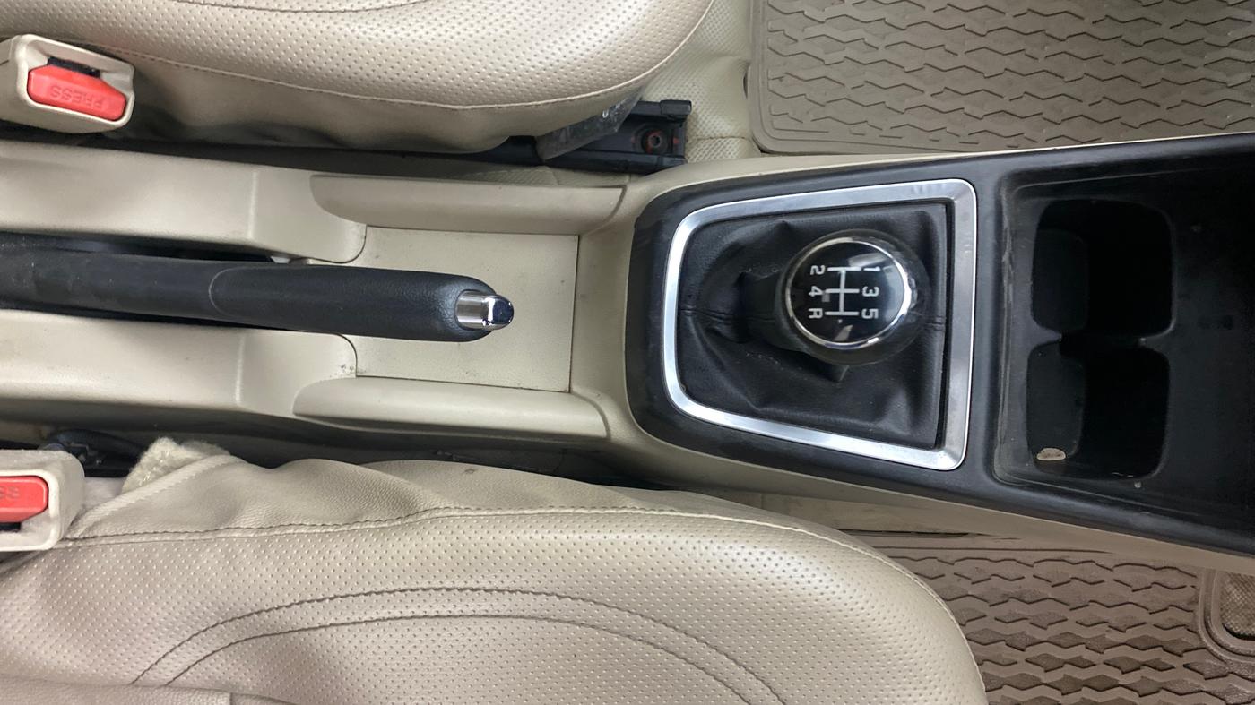 2017 Maruti Dzire ZDI PLUS, Diesel, Manual, 86,592 km, Gear Lever