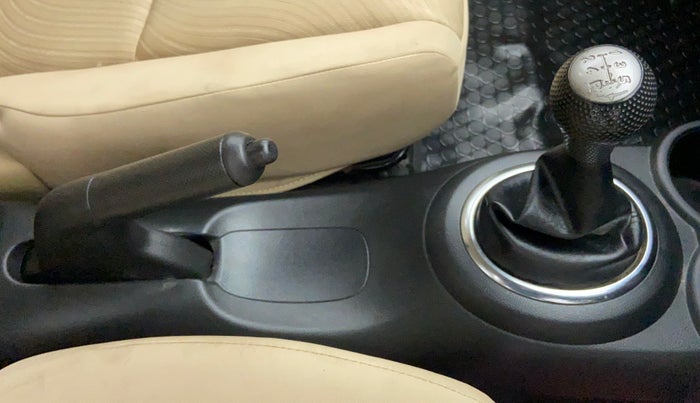 2015 Honda Mobilio 1.5 S I VTEC, Petrol, Manual, 24,942 km, Gear Lever