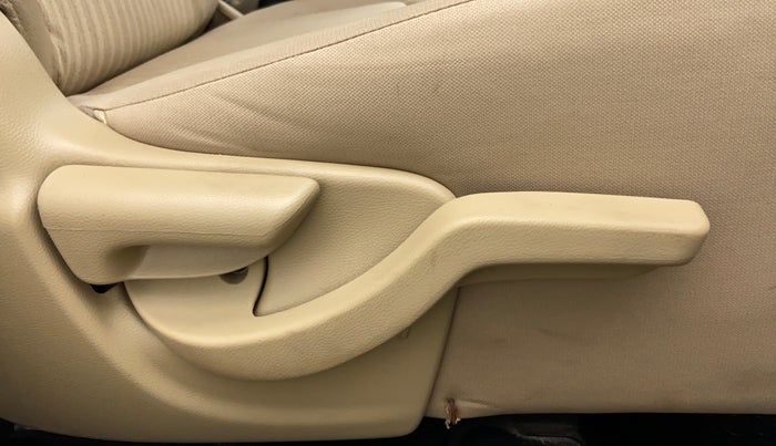 2015 Honda Mobilio 1.5 S I VTEC, Petrol, Manual, 24,942 km, Driver Side Adjustment Panel