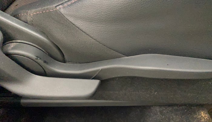 2022 Maruti Grand Vitara ALPHA SMART HYBRID AT, Petrol, Automatic, 18,513 km, Driver Side Adjustment Panel