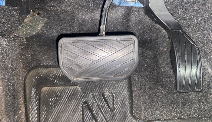 2022 Maruti Grand Vitara ALPHA SMART HYBRID AT, Petrol, Automatic, 18,513 km, Pedals