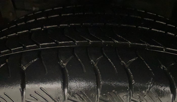 2022 Maruti Grand Vitara ALPHA SMART HYBRID AT, Petrol, Automatic, 18,513 km, Left Front Tyre Tread