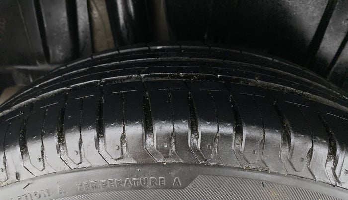 2022 Maruti XL6 ALPHA AT, Petrol, Automatic, 19,512 km, Right Rear Tyre Tread