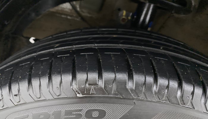 2022 Maruti XL6 ALPHA AT, Petrol, Automatic, 19,512 km, Left Front Tyre Tread