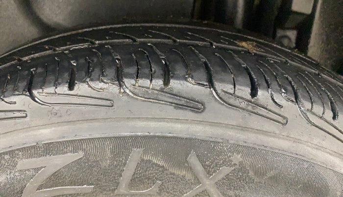 2017 Maruti Swift Dzire VDI, Diesel, Manual, 76,206 km, Left Rear Tyre Tread