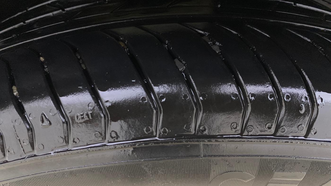 2023 MG HECTOR PLUS SHARP PRO 2.0 TURBO DIESEL 7 STR, Diesel, Manual, 75,441 km, Right Rear Tyre Tread