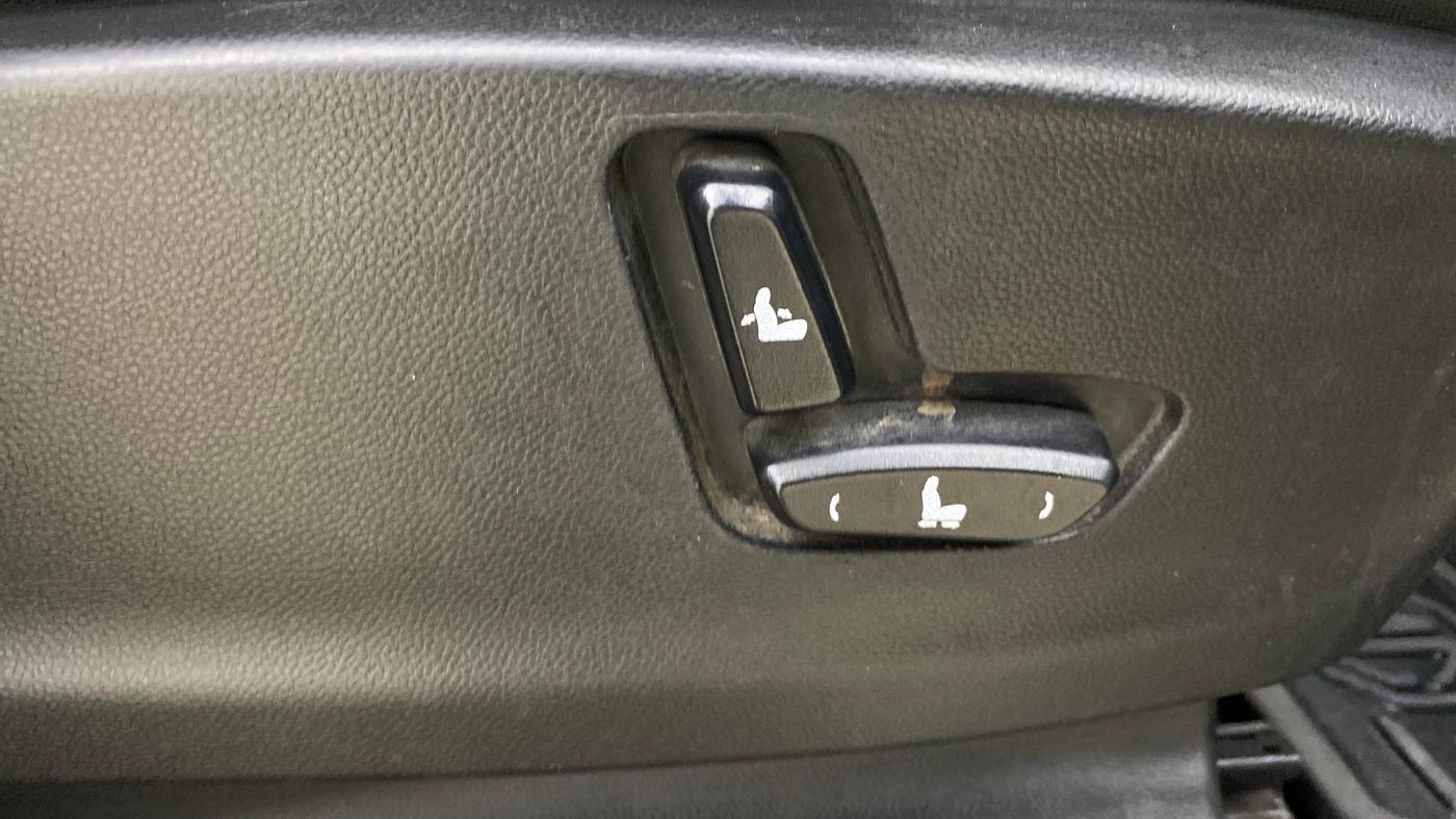 2023 MG HECTOR PLUS SHARP PRO 2.0 TURBO DIESEL 7 STR, Diesel, Manual, 75,441 km, Driver Side Adjustment Panel