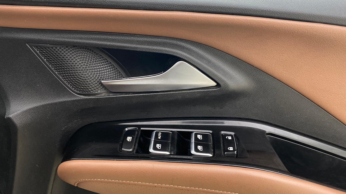 2023 MG HECTOR PLUS SHARP PRO 2.0 TURBO DIESEL 7 STR, Diesel, Manual, 75,441 km, Driver Side Door Panels Control
