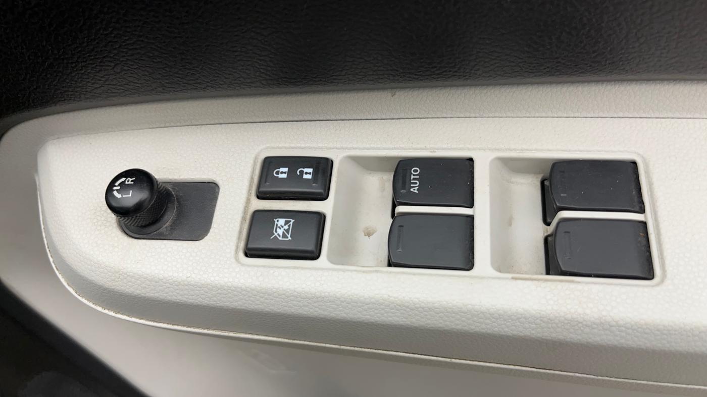 2021 Maruti IGNIS DELTA 1.2, Petrol, Manual, 21,082 km, Driver Side Door Panels Control