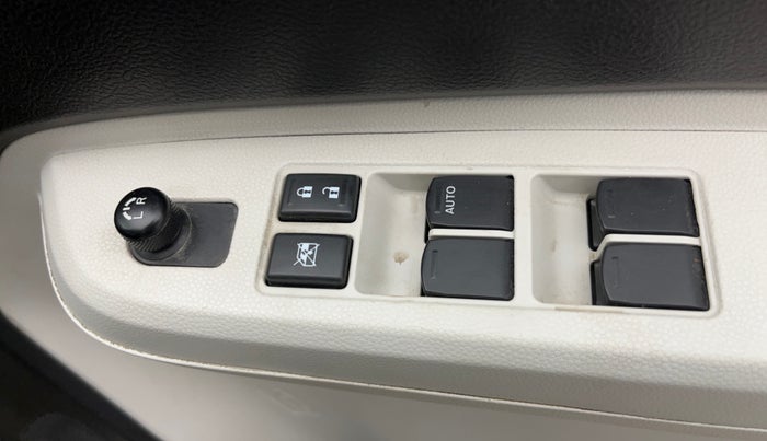 2021 Maruti IGNIS DELTA 1.2, Petrol, Manual, 21,082 km, Driver Side Door Panels Control