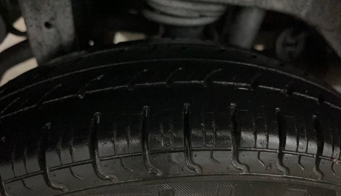 2015 Maruti Alto 800 LXI, Petrol, Manual, 24,289 km, Right Rear Tyre Tread