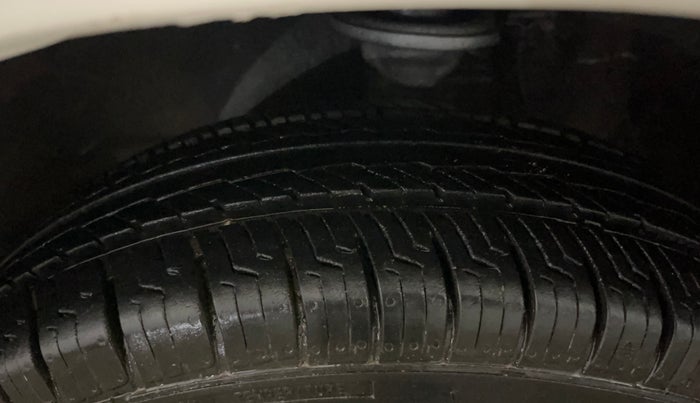 2015 Maruti Alto 800 LXI, Petrol, Manual, 24,289 km, Left Front Tyre Tread