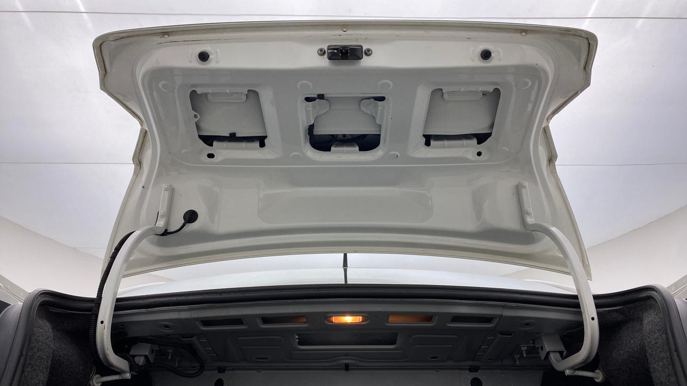 2018 Volkswagen Ameo TRENDLINE 1.0L, Petrol, Manual, 71,413 km, Boot Door Open