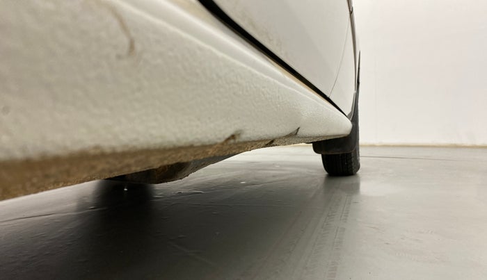 2018 Volkswagen Ameo TRENDLINE 1.0L, Petrol, Manual, 71,413 km, Right running board - Slightly dented