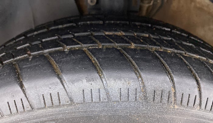 2018 Volkswagen Ameo TRENDLINE 1.0L, Petrol, Manual, 71,413 km, Left Front Tyre Tread