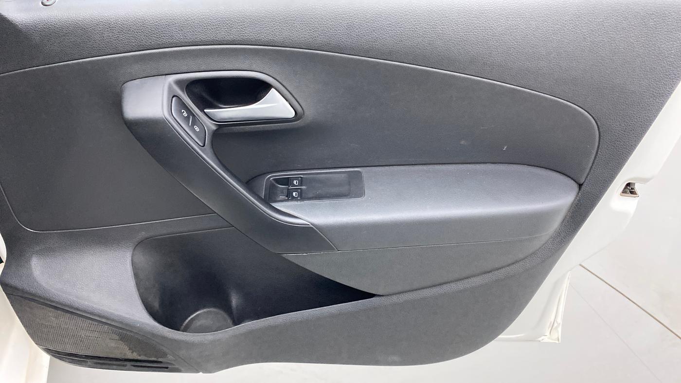 2018 Volkswagen Ameo TRENDLINE 1.0L, Petrol, Manual, 71,413 km, Driver Side Door Panels Control
