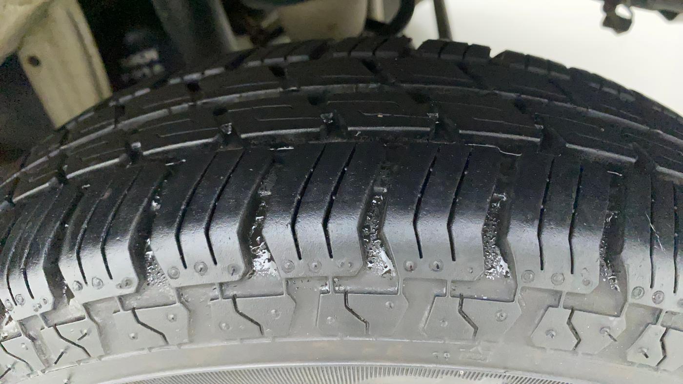 2011 Maruti Zen Estilo LXI, Petrol, Manual, 49,571 km, Left Rear Tyre Tread