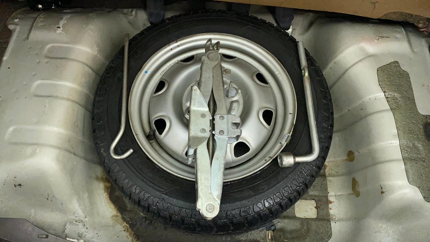 2011 Maruti Zen Estilo LXI, Petrol, Manual, 49,571 km, Spare Tyre