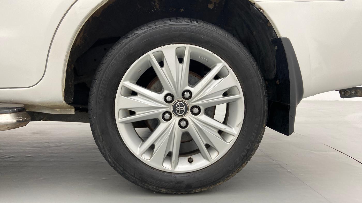 2016 Toyota Innova Crysta 2.4 ZX 7 STR, Diesel, Manual, 1,54,960 km, Left Rear Wheel