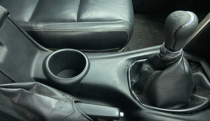 2016 Toyota Innova Crysta 2.4 ZX 7 STR, Diesel, Manual, 1,54,960 km, Gear Lever