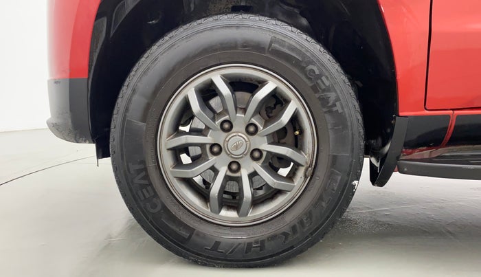 2017 Mahindra TUV300 T 10 MT Dual Tone, Diesel, Manual, 70,416 km, Left Front Wheel
