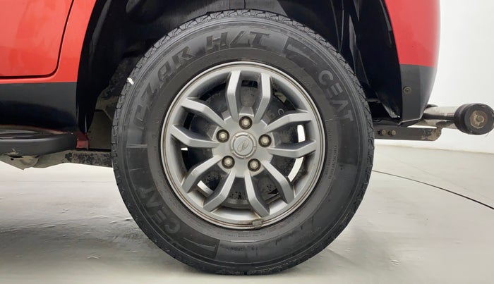 2017 Mahindra TUV300 T 10 MT Dual Tone, Diesel, Manual, 70,416 km, Left Rear Wheel