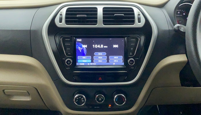 2017 Mahindra TUV300 T 10 MT Dual Tone, Diesel, Manual, 70,416 km, Air Conditioner