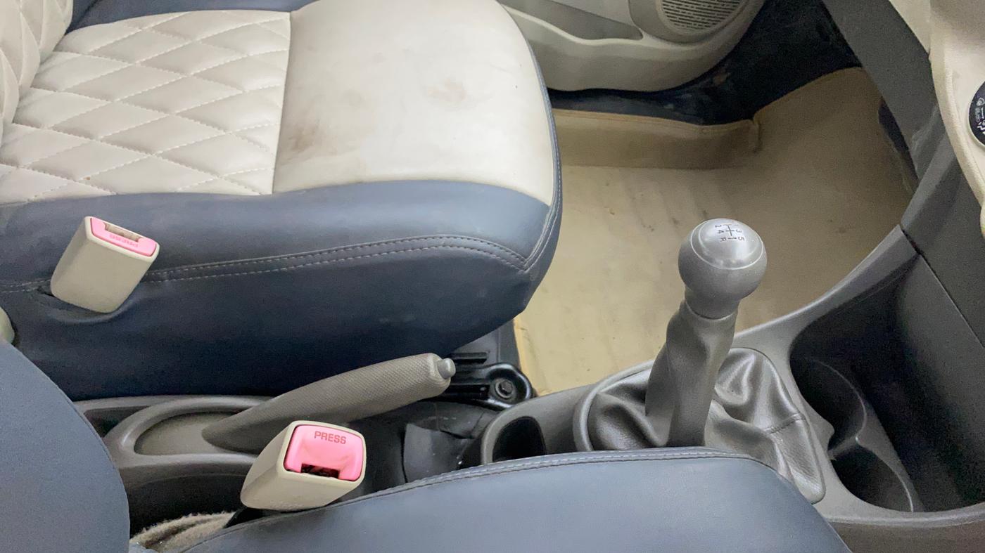 2015 Toyota Etios Liva G, Petrol, Manual, 91,886 km, Gear Lever