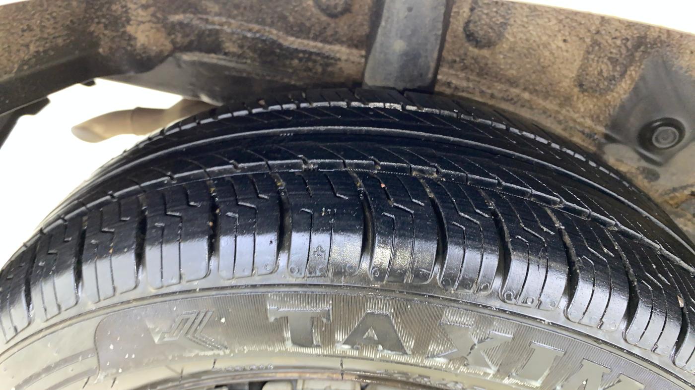 2015 Toyota Etios Liva G, Petrol, Manual, 91,886 km, Right Rear Tyre Tread