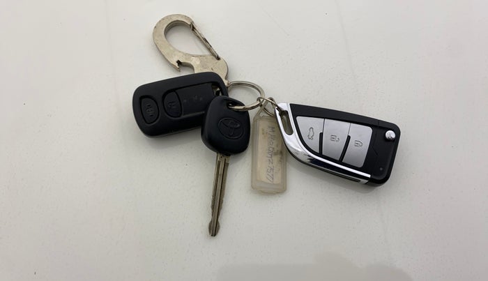 2015 Toyota Etios Liva G, Petrol, Manual, 91,842 km, Key Close Up