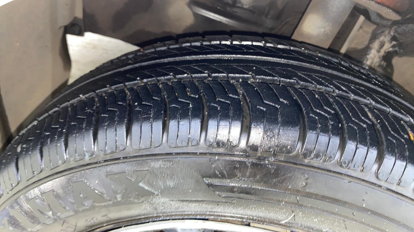 2015 Toyota Etios Liva G, Petrol, Manual, 91,886 km, Left Front Tyre Tread