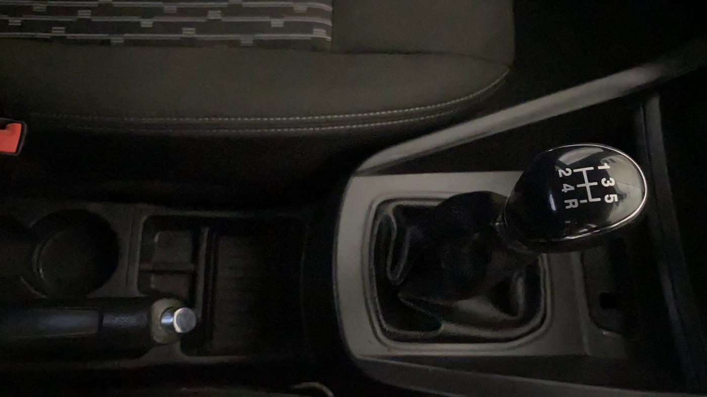 2015 Ford New Figo TREND 1.2 PETROL, Petrol, Manual, 63,103 km, Gear Lever