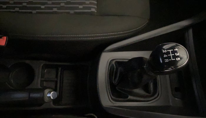 2015 Ford New Figo TREND 1.2 PETROL, Petrol, Manual, 63,103 km, Gear Lever