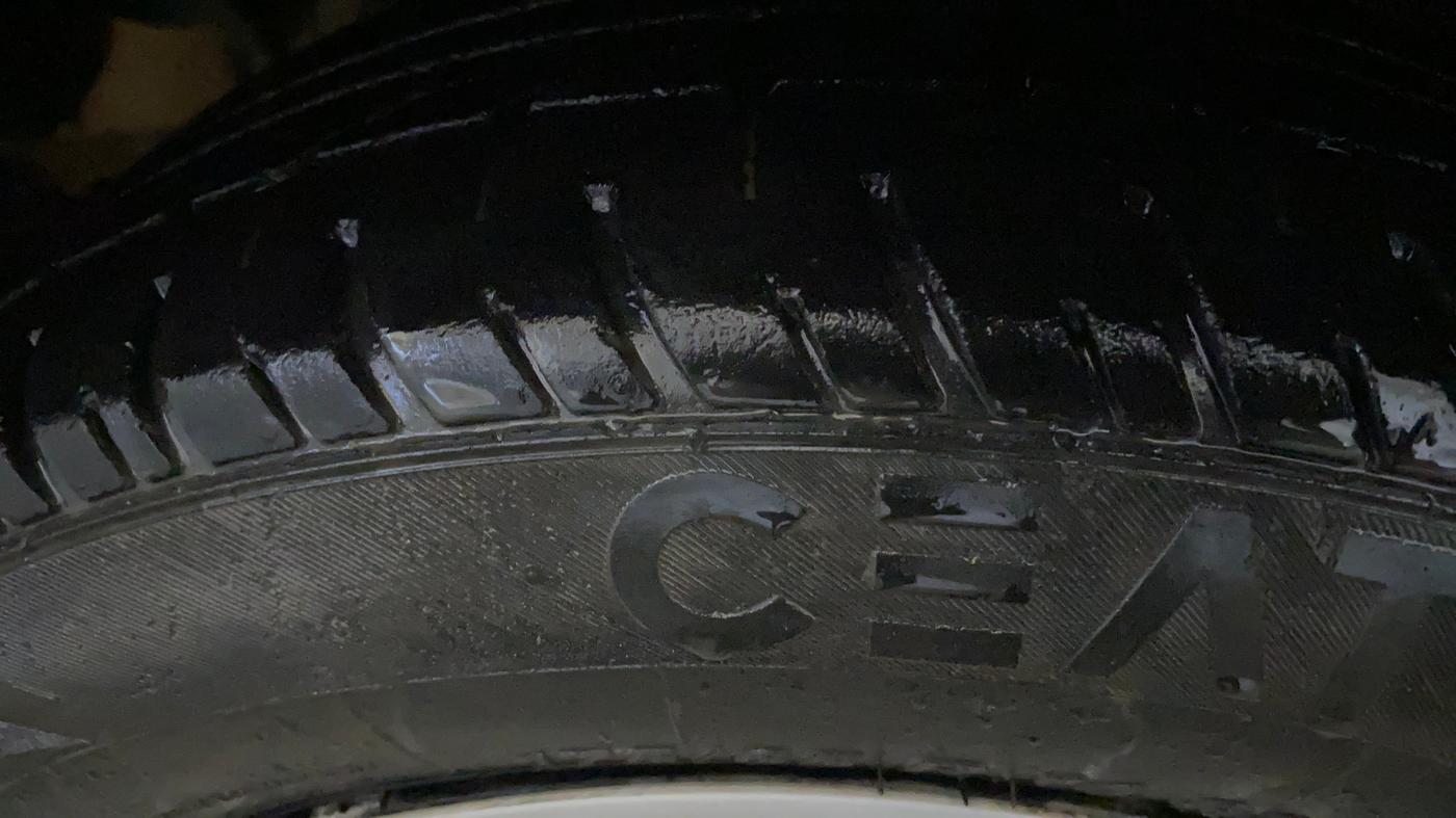 2015 Ford New Figo TREND 1.2 PETROL, Petrol, Manual, 63,103 km, Left Front Tyre Tread