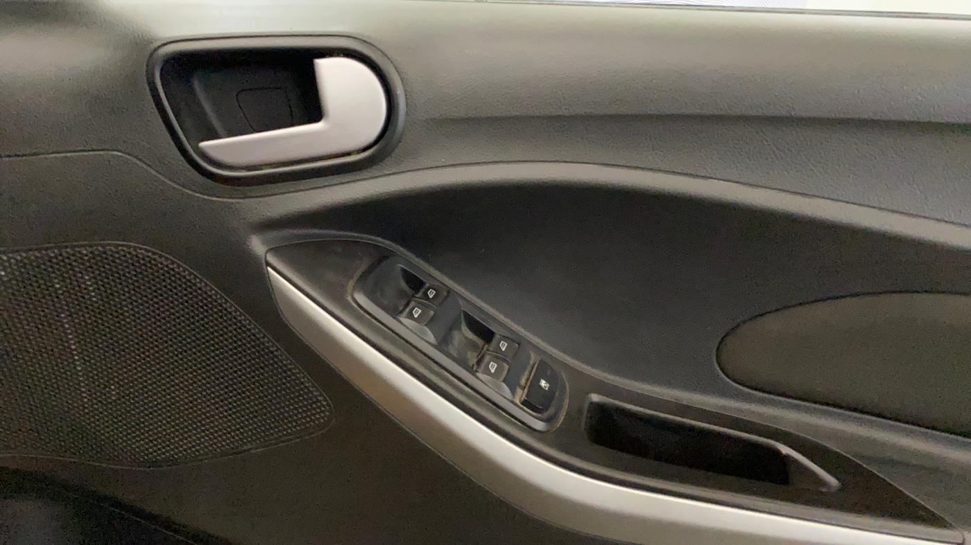 2015 Ford New Figo TREND 1.2 PETROL, Petrol, Manual, 63,103 km, Driver Side Door Panels Control