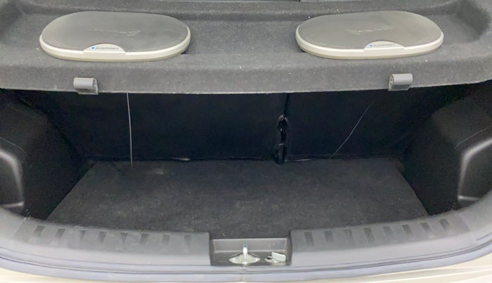 2017 Maruti Swift LXI (O), Petrol, Manual, 27,468 km, Boot Inside