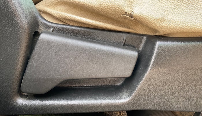 2019 Renault TRIBER RXZ, Petrol, Manual, 55,247 km, Driver Side Adjustment Panel