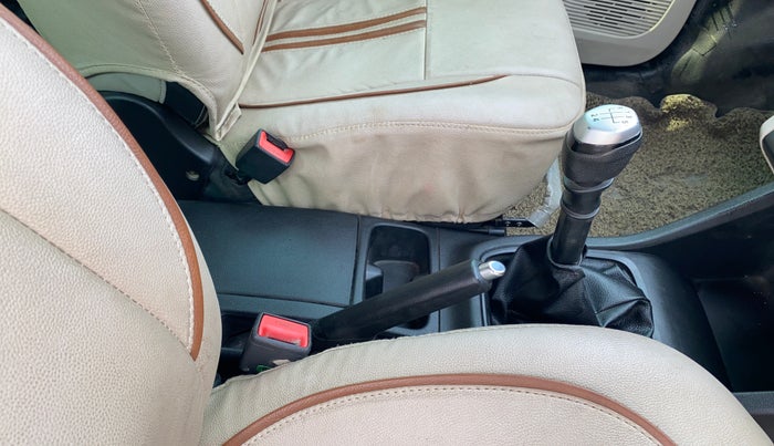 2019 Renault TRIBER RXZ, Petrol, Manual, 55,247 km, Gear Lever