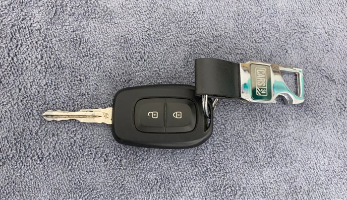 2021 Nissan MAGNITE XL, Petrol, Manual, 42,546 km, Key Close Up