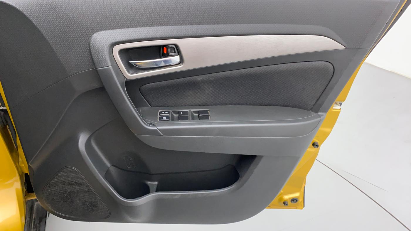2016 Maruti Vitara Brezza ZDI PLUS DUAL TONE, Diesel, Manual, 93,509 km, Driver Side Door Panels Control