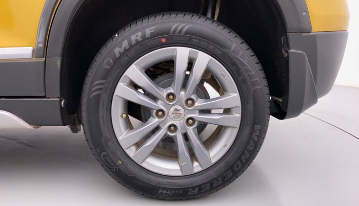 2016 Maruti Vitara Brezza ZDI PLUS DUAL TONE, Diesel, Manual, 93,509 km, Left Rear Wheel