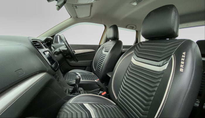 2016 Maruti Vitara Brezza ZDI PLUS DUAL TONE, Diesel, Manual, 93,509 km, Right Side Front Door Cabin