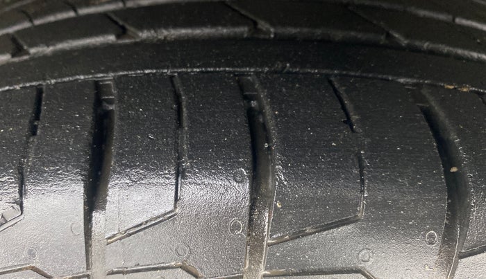 2020 KIA SELTOS HTX PLUS 1.5 DIESEL, Diesel, Manual, 38,613 km, Right Front Tyre Tread